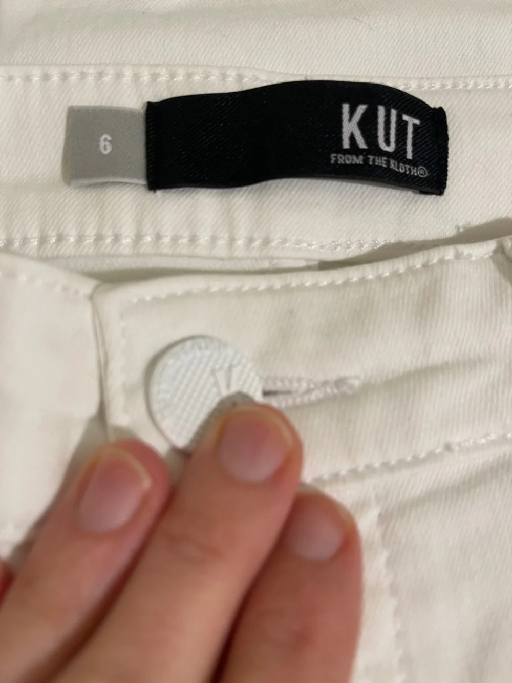 NWOT Kut from the Kloth White Women’s Slim Straight Jeans Size 6 - Picture 3 of 4